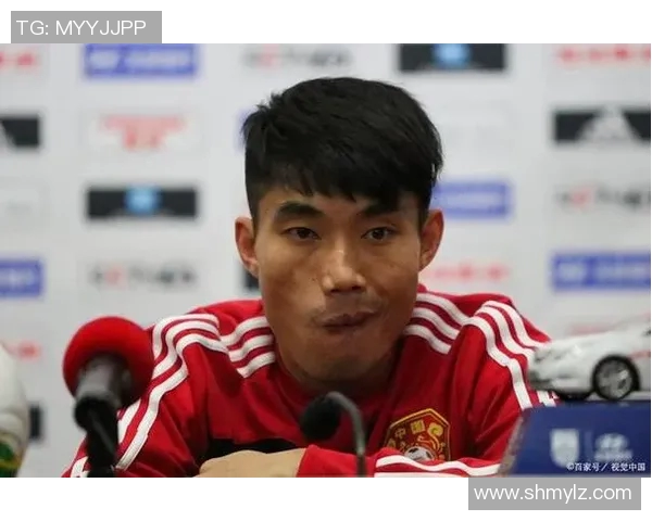 郑智：从青涩少年到中国足球明星的辉煌历程与成就解析